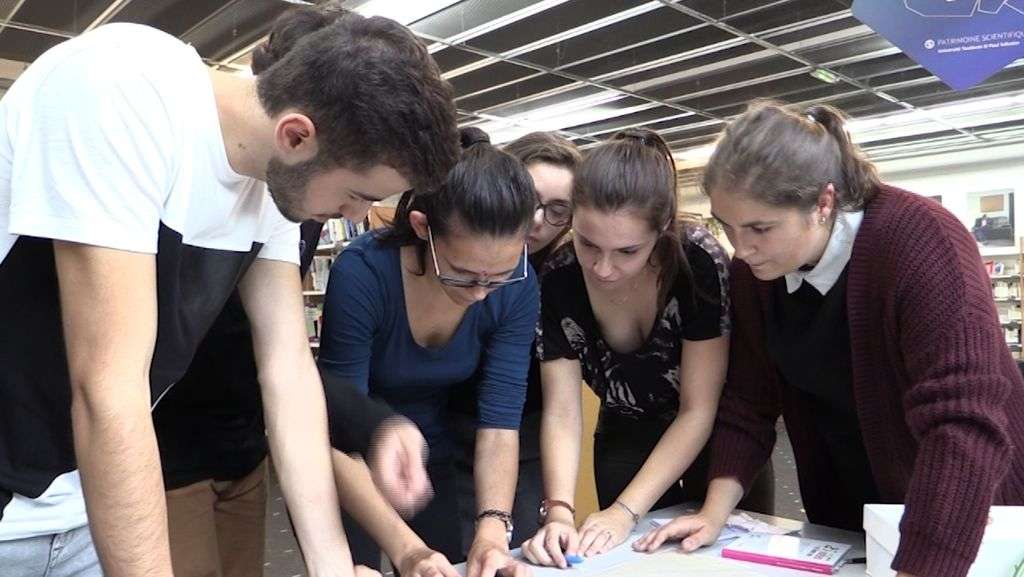 vivez une aventure inoubliable à foix en 2025 avec notre escape game ! enigmes originales, décors immersifs et défis palpitants pour tous les âges. réservez dès maintenant votre expérience unique.