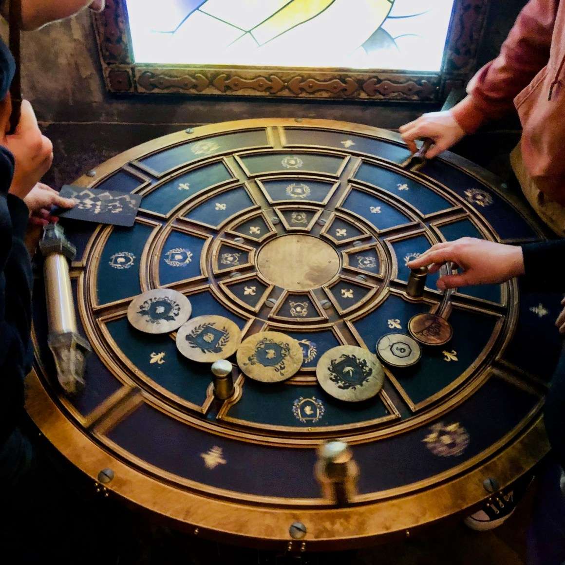 téléchargez gratuitement un escape game harry potter à lyon au format pdf. idéal pour organiser une aventure magique chez vous entre amis ou en famille !