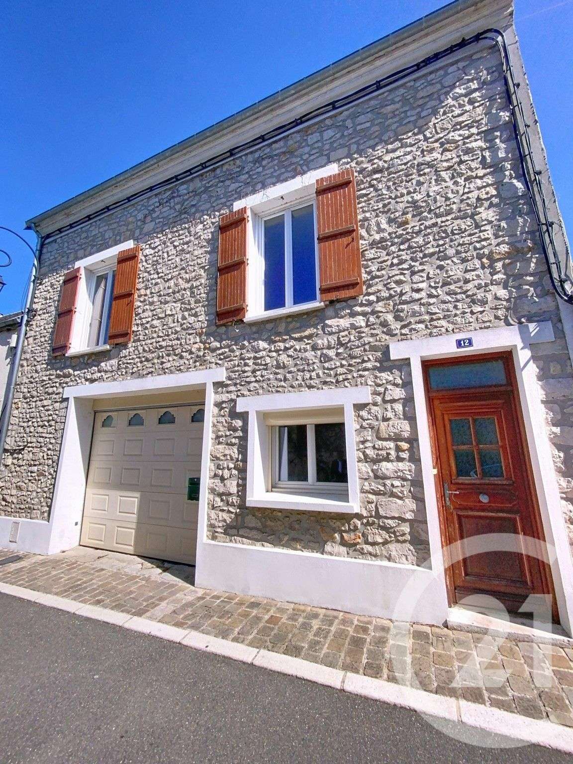 découvrez l'escape game à torcy : résolvez des énigmes en équipe, plongez dans des univers immersifs et vivez une expérience de jeu unique à torcy. parfait pour sorties entre amis, famille ou team building !