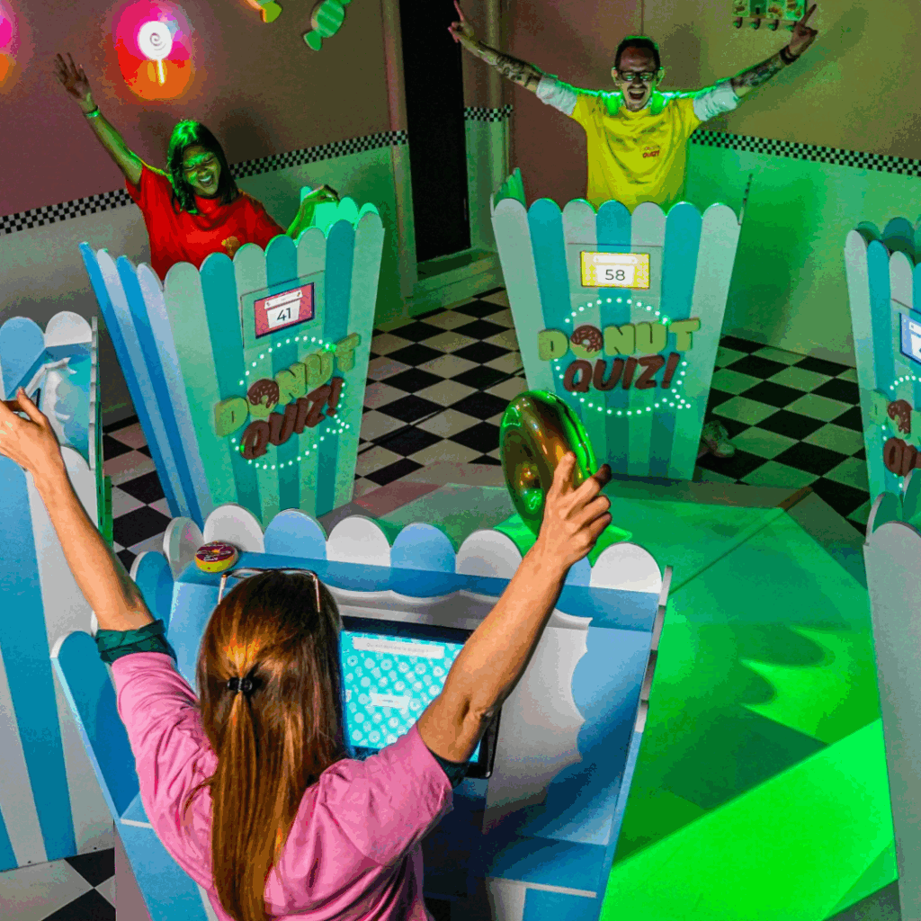 vivez une aventure immersive avec notre escape game pour le cycle 3 à paris ! idéal pour les élèves du primaire, développez esprit d’équipe et logique dans un cadre ludique et pédagogique.