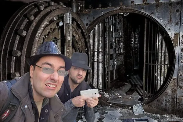 vivez une aventure inoubliable lors de votre evg à paris avec un escape game palpitant. cohésion, énigmes et fun garantis pour un enterrement de vie de garçon réussi !