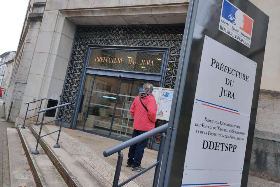 découvrez l'escape game à lons-le-saunier en 2025 : des aventures inédites, des énigmes immersives et des expériences uniques à vivre en famille ou entre amis. réservez votre session dès maintenant !