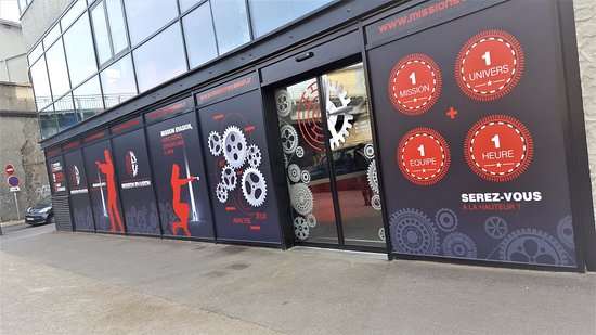 plongez dans l'aventure avec notre escape game à lyon ! formez votre équipe, relevez des défis et résolvez des énigmes pour sortir en moins de 60 minutes. réservez dès maintenant votre expérience unique.