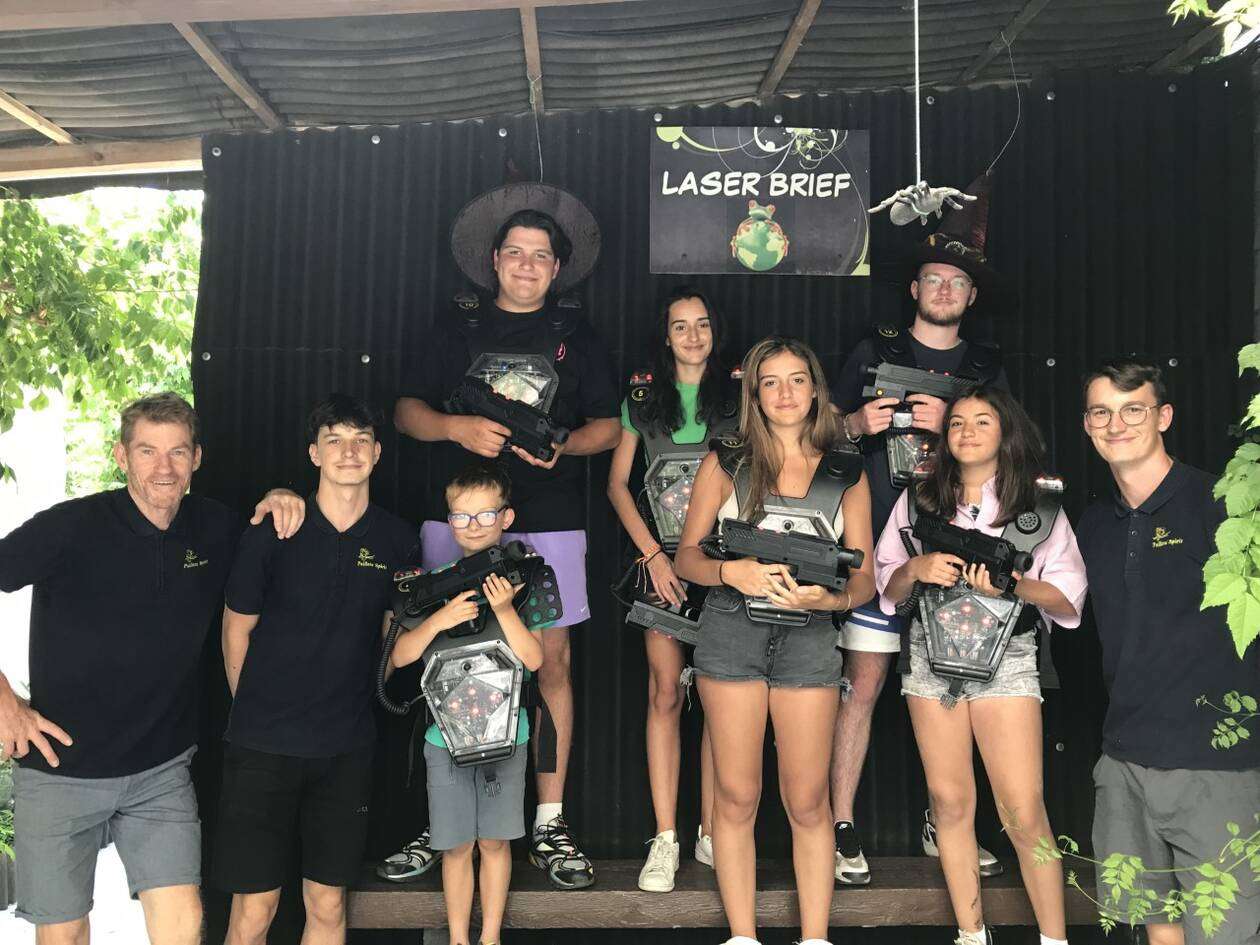 découvrez l'escape game de noirmoutier : résolvez des énigmes en équipe, vivez une aventure originale et palpitante sur l'île. idéal pour les familles et les amis en quête de défis et de divertissement !