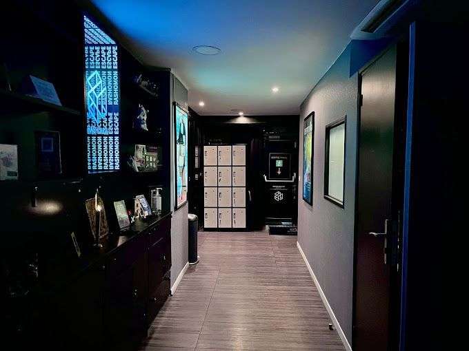 découvrez les meilleurs escape games à paris en 2025 : énigmes inédites, décors immersifs et défis pour tous les âges. réservez votre aventure urbain dès maintenant !