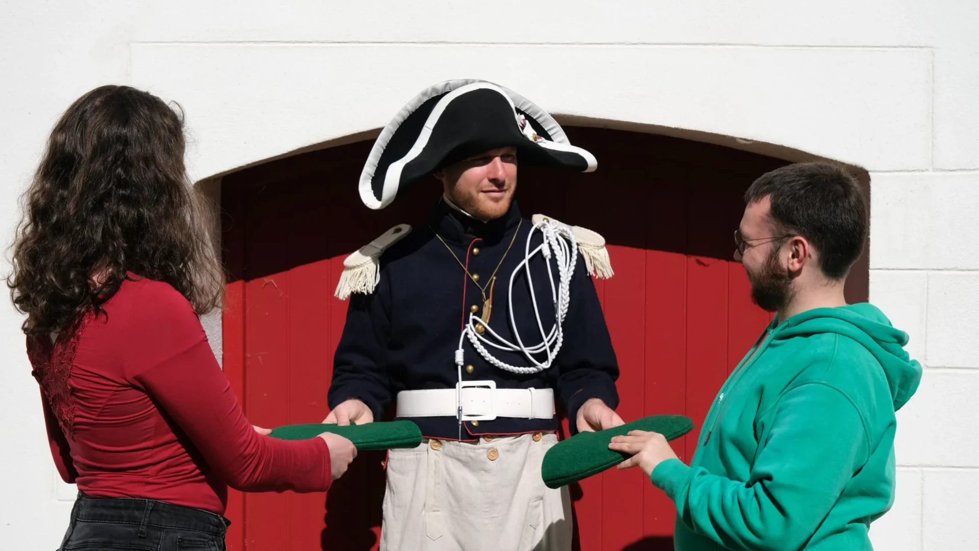 plongez dans l’aventure avec notre escape game à pontivy ! résolvez des énigmes, travaillez en équipe et vivez des moments inoubliables. idéal pour familles, amis ou team building.