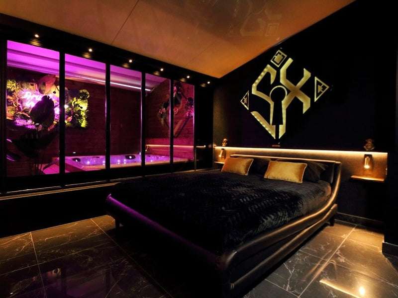 découvrez un escape game romantique à lyon en 2025 : une expérience immersive et originale à vivre en couple pour raviver la flamme, s'amuser et renforcer votre complicité dans un cadre unique.