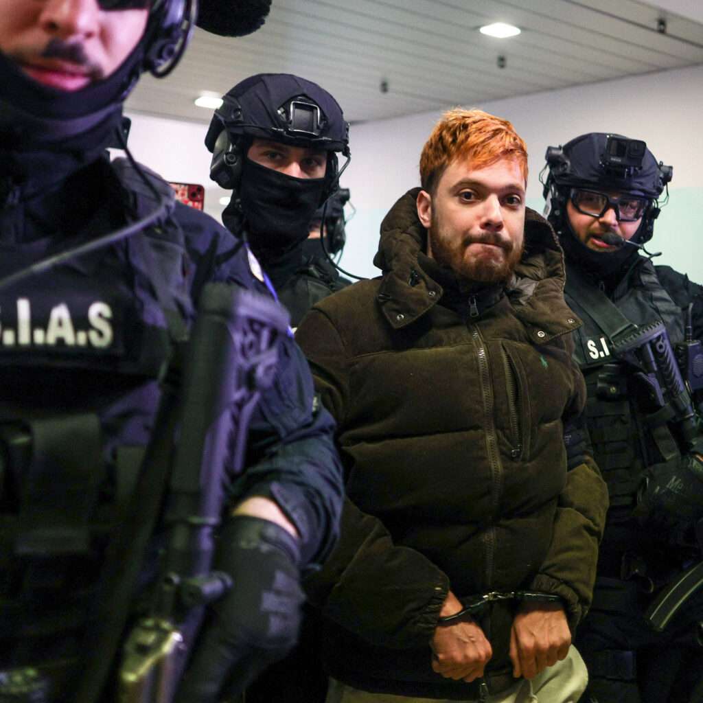 découvrez tout sur l’évasion spectaculaire d’une prison à paris en 2025 : faits marquants, déroulement, réactions et conséquences. plongez dans cette affaire hors du commun !