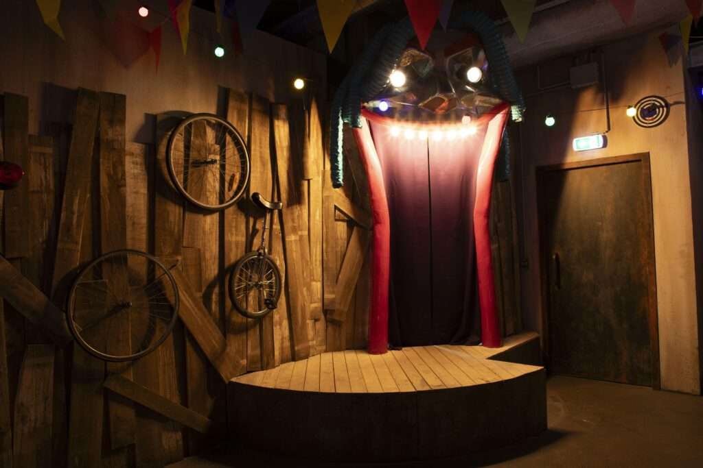 découvrez notre sélection des meilleures salles d’escape game à paris pour 2025. plongez dans des aventures inédites, résolvez des énigmes et vivez des expériences immersives inoubliables dans la capitale !