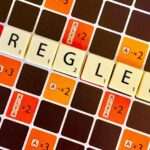 Comment les jeux de mots et de culture générale rendent-ils meilleur aux escape games ?